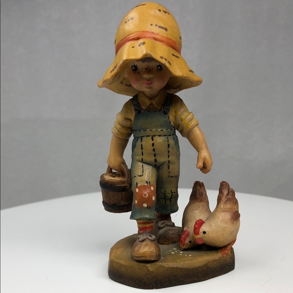 ANRI Valentine Morning Chores Wood Carving Boy Feeding Chickens Approx 4” Italy